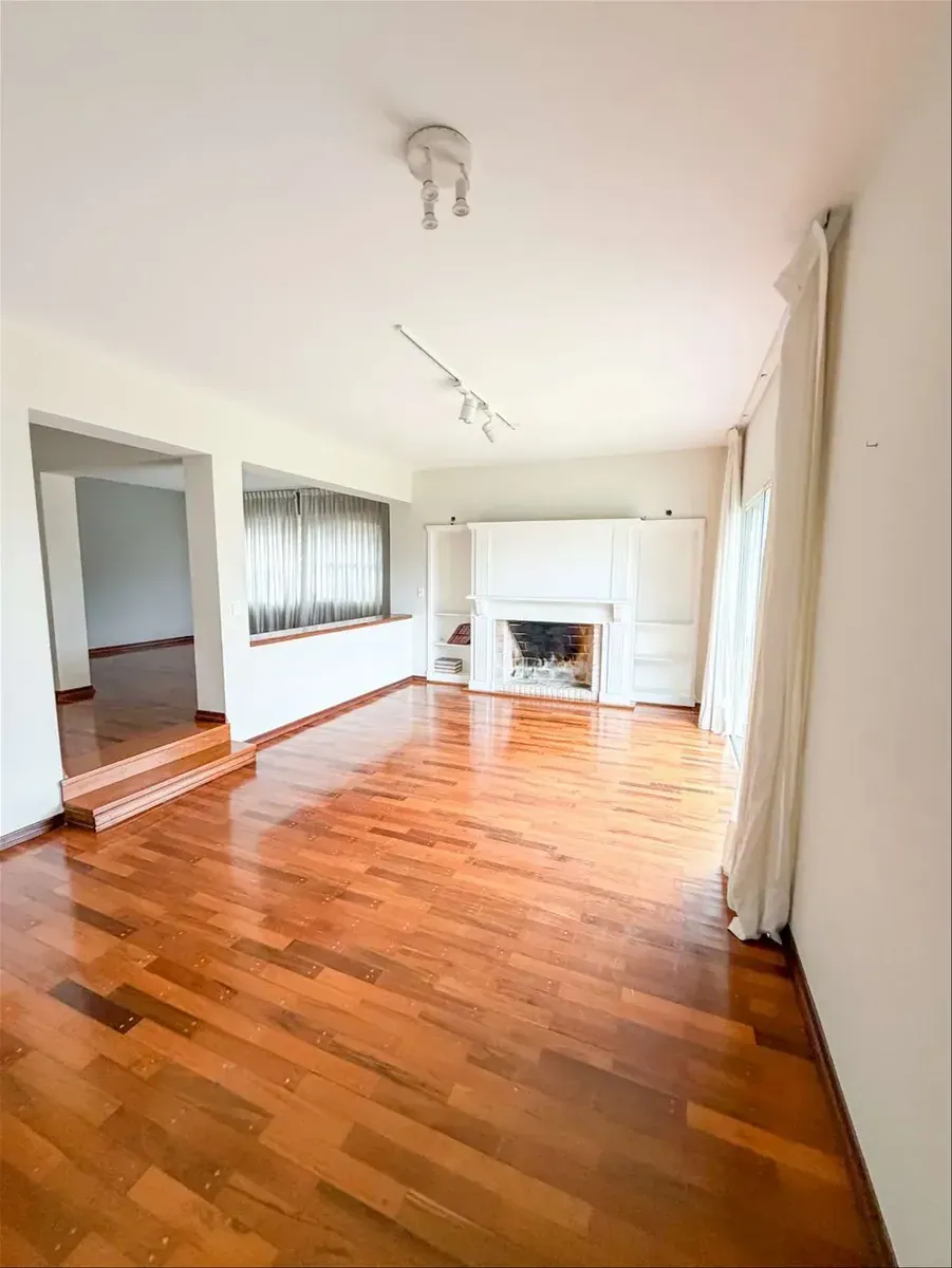 Casa de 363 m² con piscina frente al lago — foto 5 de 5