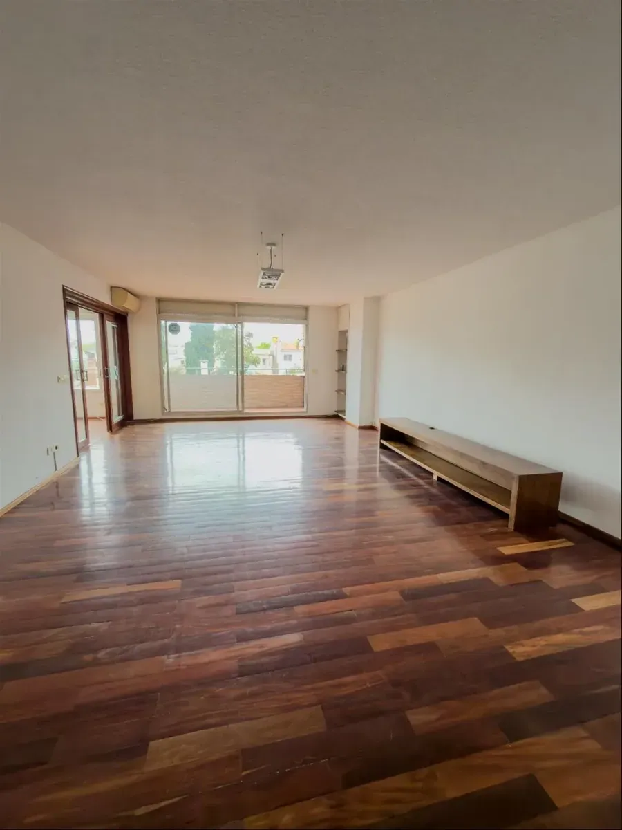 Apartamento de 4 dormitorios en Malvín — foto 4 de 5