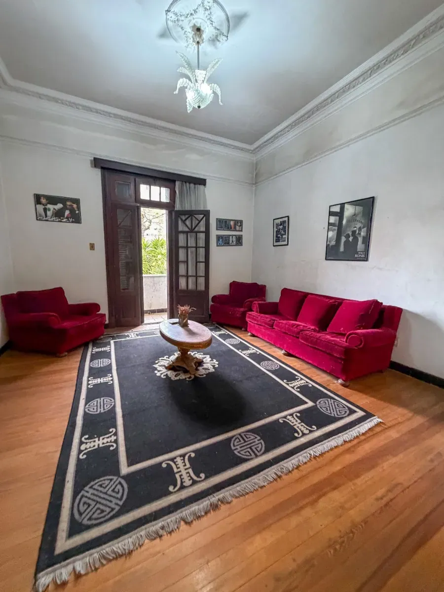 Casa de 238 m² con jardín y barbacoa en Malvín — foto 3 de 5